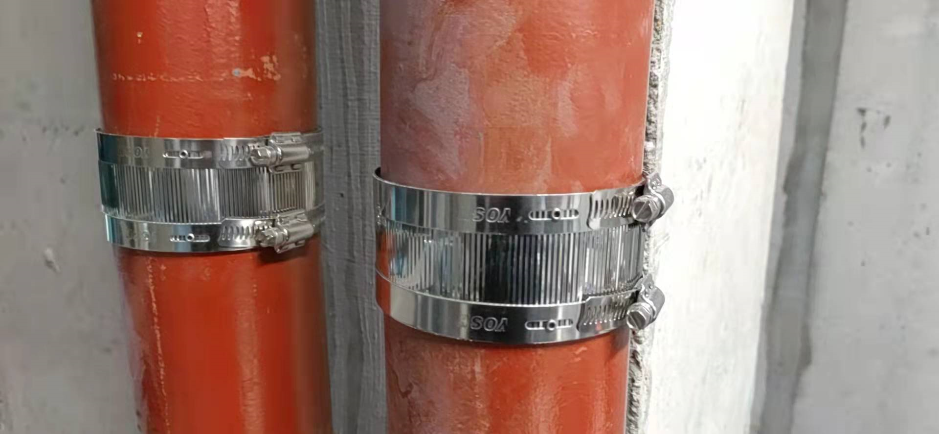  排水铸铁管接口： 柔性W无承口管箍接口